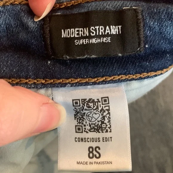 Express Modern Straight Super High Rise Jeans, 8 Short - Picture 7 of 7